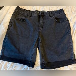 Time and Tru Women's Black Jean Shorts